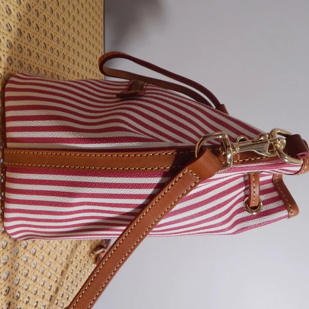 Dooney & Bourke Seaview Small Drawstring Crossbody - Picture 4 of 10